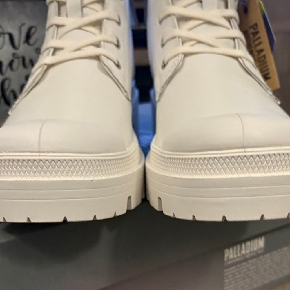 #134 Palladium Women's 9 white/lcream Combat Boots NWTWB organic shock 2 - Picture 4 of 13